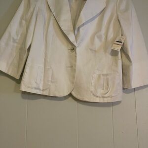 Chic White Women's Blazer